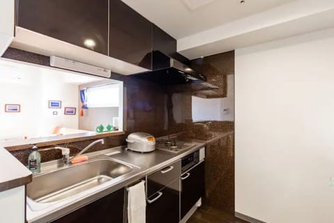 Apartment, Non Smoking | Private kitchenette | Fridge, microwave, stovetop, cookware/dishes/utensils