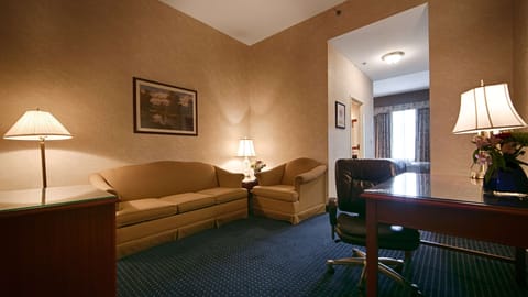 Suite, 1 King Bed, Non Smoking, Refrigerator & Microwave | In-room safe, desk, laptop workspace, blackout drapes