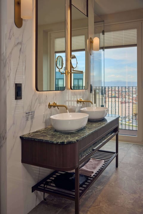 Presidential Penthouse, 1 King Bed | Bathroom | Free toiletries, hair dryer, towels, soap