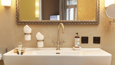 Signature Double Room | Bathroom | Combined shower/tub, deep soaking tub, free toiletries, bathrobes