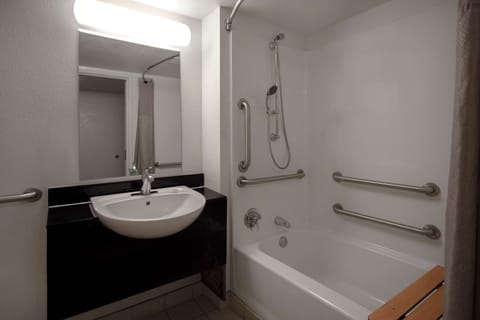 Standard Room, 1 King Bed, Accessible, Non Smoking | Accessible bathroom