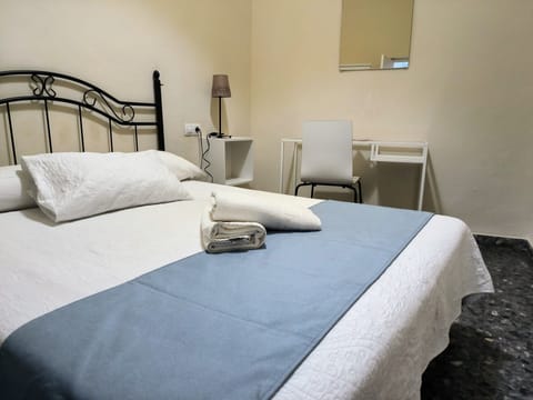 Economy Double Room, 1 Double Bed, Private Bathroom, Ground Floor | Free WiFi, bed sheets