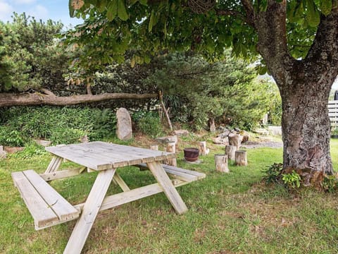 Apartment | Outdoor dining