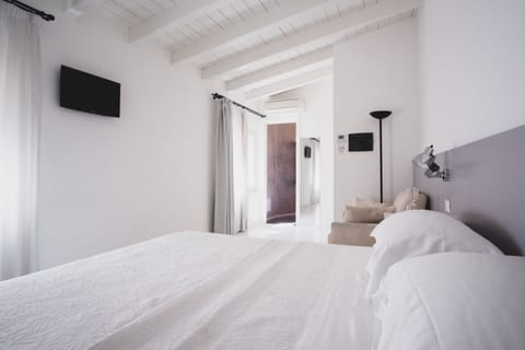 Standard Double or Twin Room | Premium bedding, down comforters, minibar, desk