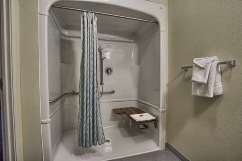 Combined shower/tub, hair dryer, towels, soap