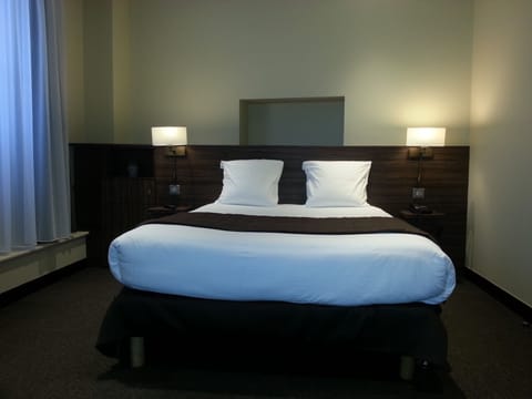 Double Room | Premium bedding, minibar, in-room safe, desk