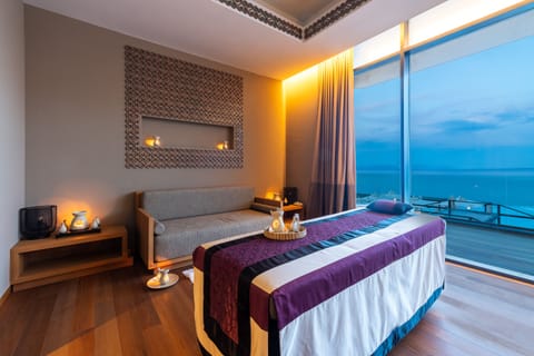 Couples treatment rooms, sauna, steam room, Turkish bath