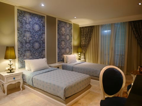 Grand Deluxe Twin Room | Minibar, rollaway beds, free WiFi