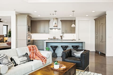 House, 3 Bedrooms | Living area | Smart TV, streaming services