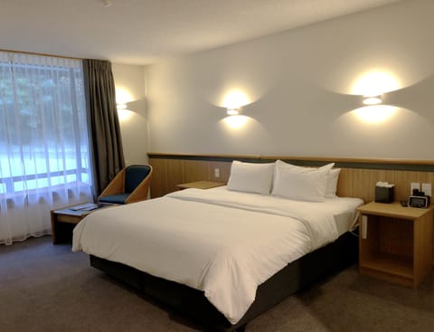 Double Room | Iron/ironing board, free cribs/infant beds, free WiFi, bed sheets