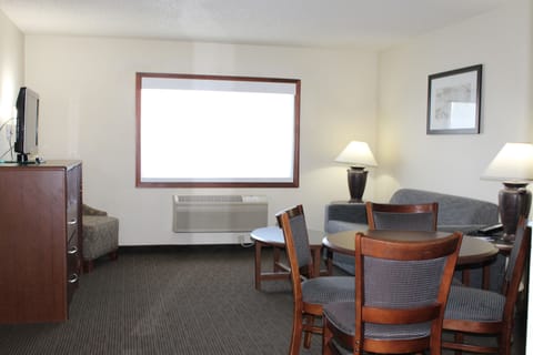 Premier Suite, 1 Bedroom, Non Smoking | Desk, iron/ironing board, free cribs/infant beds, rollaway beds