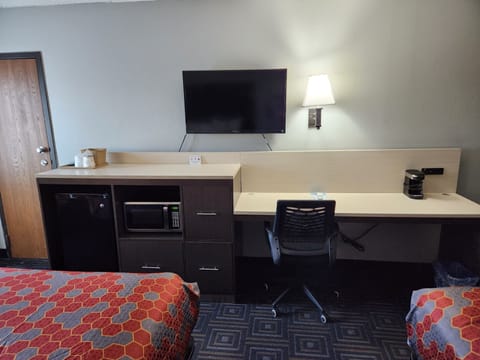 In-room safe, desk, laptop workspace, blackout drapes