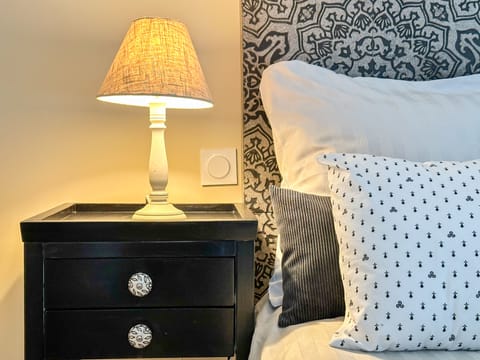 Premium bedding, Tempur-Pedic beds, minibar, in-room safe