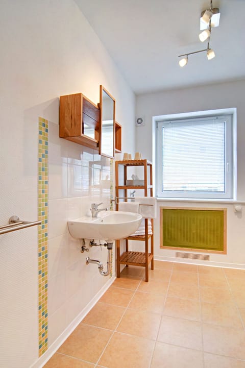 Apartment, 1 Bedroom | Bathroom sink