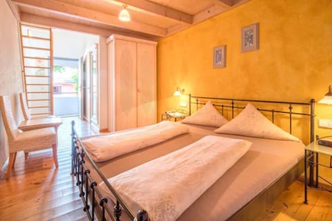 In-room safe, free WiFi, bed sheets