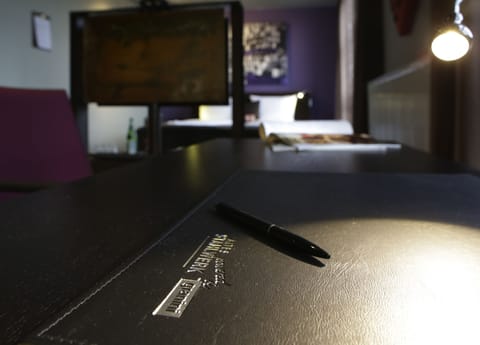 Junior Suite | Living area | Flat-screen TV