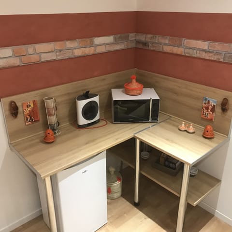 Romantic Suite, Hot Tub (Marrakech) | Shared kitchen