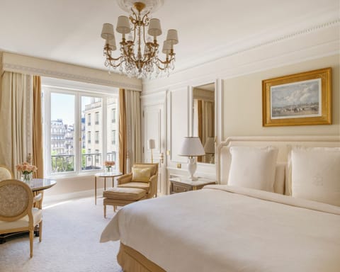 Minibar, in-room safe, desk, soundproofing