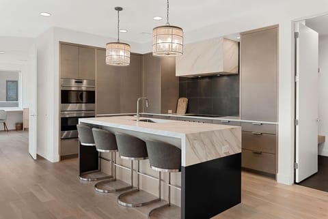 House, 4 Bedrooms | Private kitchen | Fridge, oven, coffee/tea maker, toaster