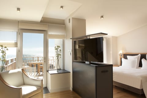 Family Suite, Terrace, Sea View | Minibar, desk, blackout drapes, soundproofing