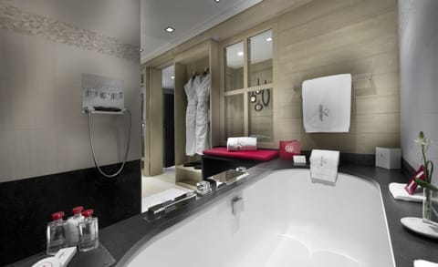 Room (Prestige) | Bathroom | Towels