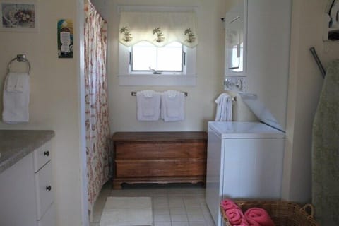 One Bedroom Suite: # 1 | Bathroom | Towels