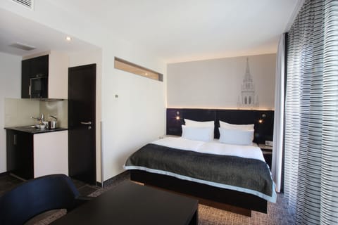 Comfort Double Room | Egyptian cotton sheets, premium bedding, free minibar, in-room safe