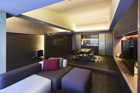 Luxury suite mountain-view | Minibar, in-room safe, desk, free WiFi