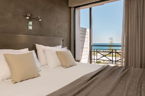 Double or Twin Room, Sea View | Premium bedding, in-room safe, iron/ironing board, free WiFi