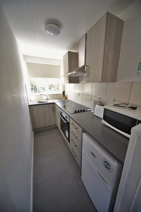 Duplex, 3 Bedrooms | Private kitchen | Fridge, microwave, oven, dishwasher