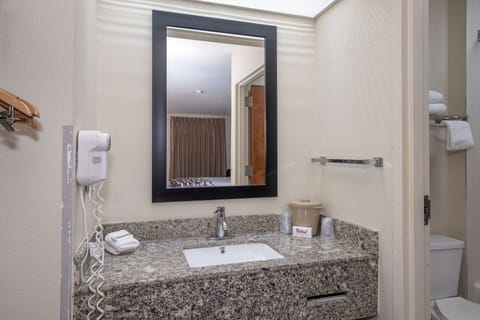 Combined shower/tub, eco-friendly toiletries, hair dryer, towels