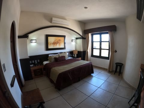 Superior Room | In-room safe, desk, iron/ironing board, bed sheets