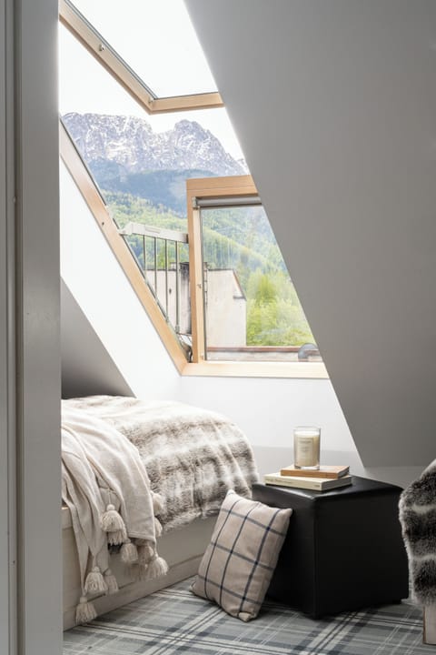Superior Apartment | Soundproofing, iron/ironing board, WiFi (free), bed sheets