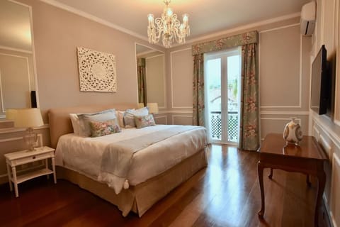 Minibar, in-room safe, soundproofing, free WiFi