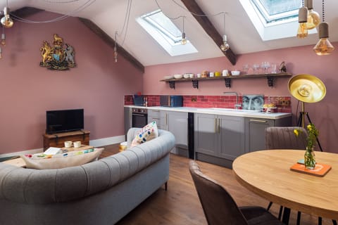 Luxury Cottage, Ensuite (The Duchy Barn) | Interior