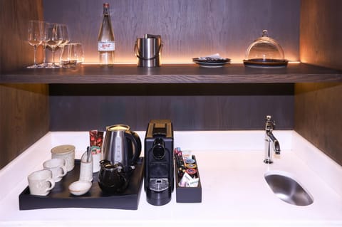 Roeshuis Superior Two Double Beds Non-Smoking | Hypo-allergenic bedding, minibar, in-room safe, blackout drapes