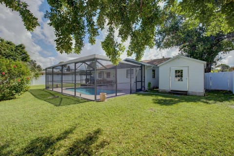 House (South Venice Pool Home with Fence, Do) | Exterior