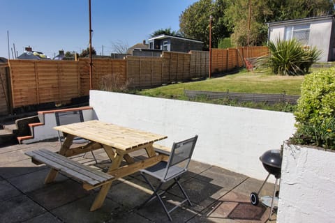 Superior Bungalow, Private Bathroom, Sea View | Garden