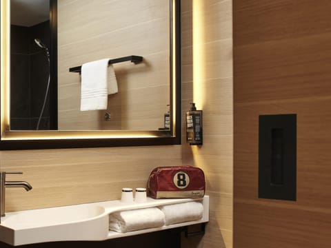 Premium bedding, pillowtop beds, desk, laptop workspace