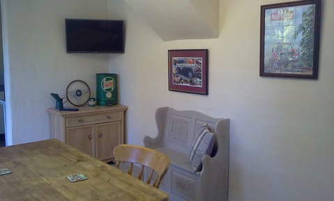 Cottage | Private kitchen | Fridge, microwave, oven, stovetop