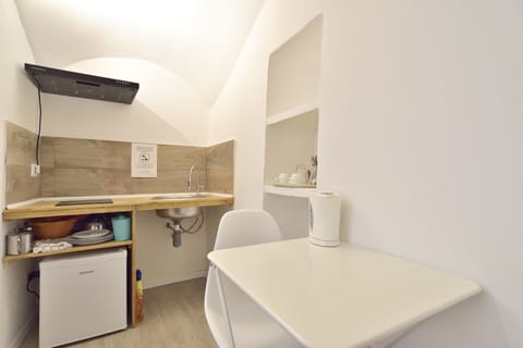 Economy Studio with Kitchenette - 250 metres far from the main building.It is accessed via 36 steps | Private kitchenette