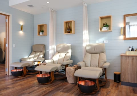 Couples treatment rooms, body treatments, hydrotherapy, body scrubs