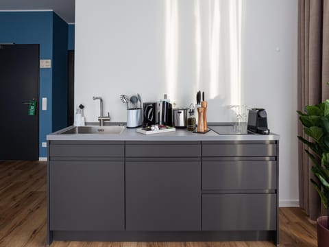 Suite M | Private kitchen | Fridge, espresso maker, coffee/tea maker, electric kettle