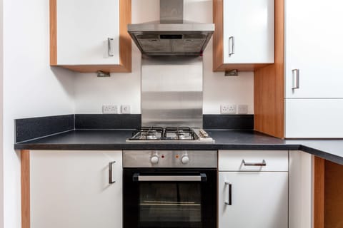 Classic Apartment, 2 Bedrooms, Non Smoking | Private kitchen | Fridge, microwave, oven, stovetop