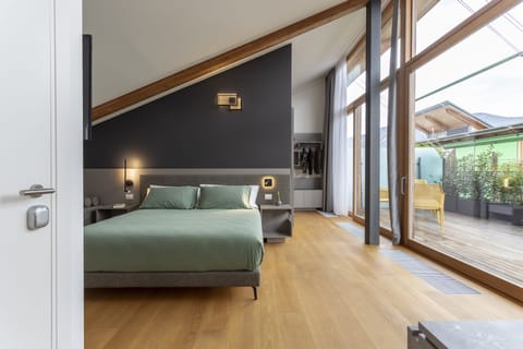 Studio Suite, Sauna | Premium bedding, down comforters, minibar, iron/ironing board