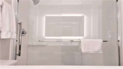 Premium bedding, in-room safe, desk, laptop workspace