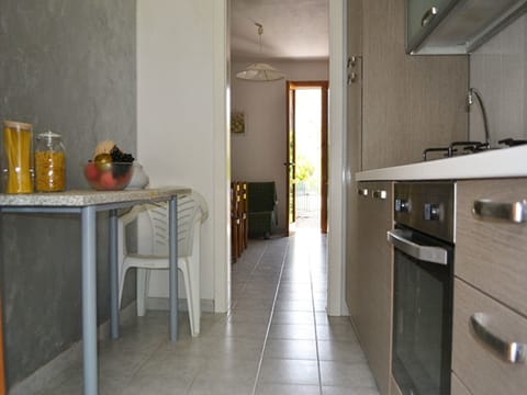 House, 2 Bedrooms, Smoking, Patio | Private kitchen | Fridge, cookware/dishes/utensils