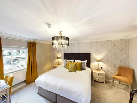 Deluxe Room | In-room safe, soundproofing, iron/ironing board, free WiFi