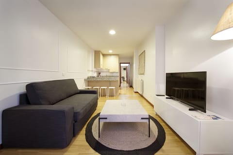 Apartment | Living room | Flat-screen TV