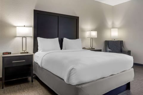 Premium bedding, pillowtop beds, in-room safe, individually furnished